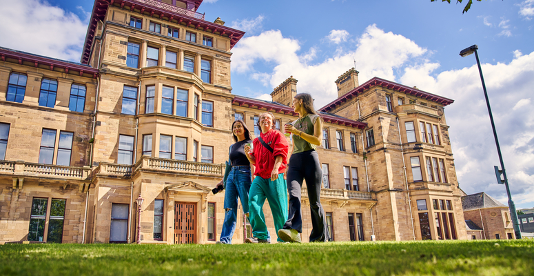 Students outside Craiglockhart