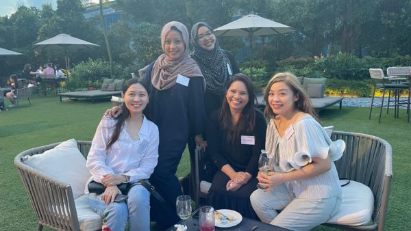 group of alumni attending an alumni event