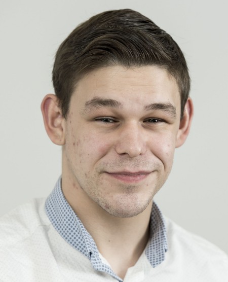 Head shot photo of Lee Curley