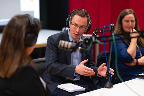 Alumni at the 10th anniversary broadcast of radio enrg