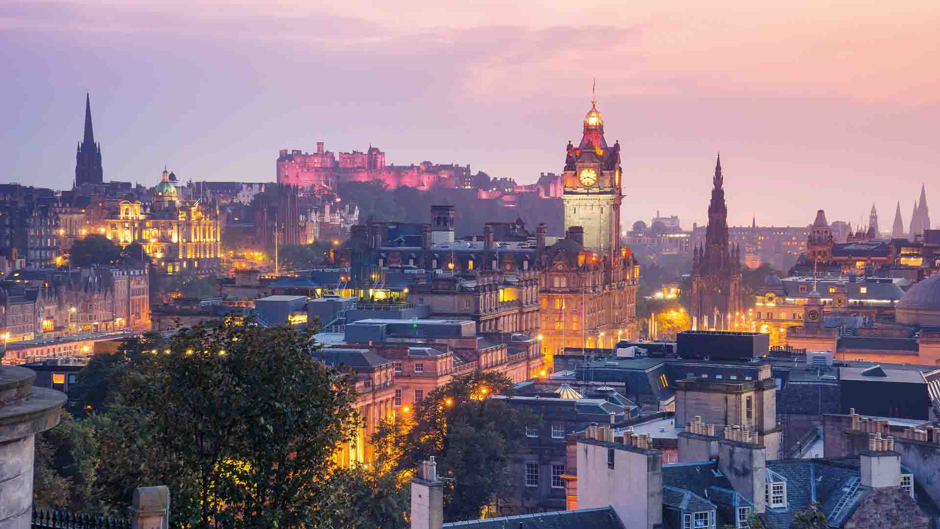 Edinburgh city landscape at dusk